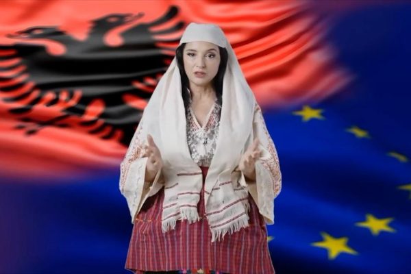 Dünya şaşkın: Arnavutluk’un yapay zekâ bakanı hamile!